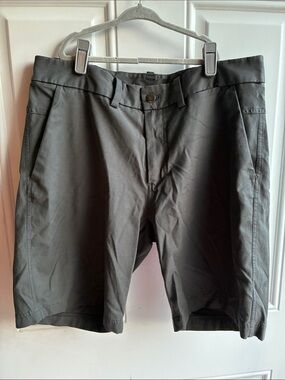 lululemon athletica Men's Charcoal Gray Flat-Front Performance Shorts